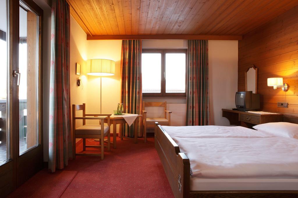 Hotel Gasthof Krone هيتيساو الغرفة الصورة