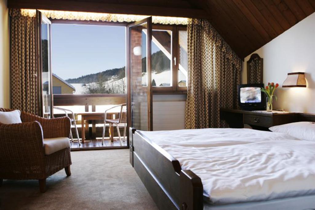 Hotel Gasthof Krone هيتيساو الغرفة الصورة